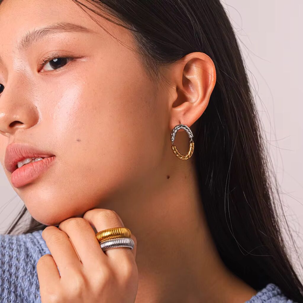 Huang Chao Women's Stainless Steel Gold Silver Color-block Oval Hoop Earrings Trendy High-end Elegant