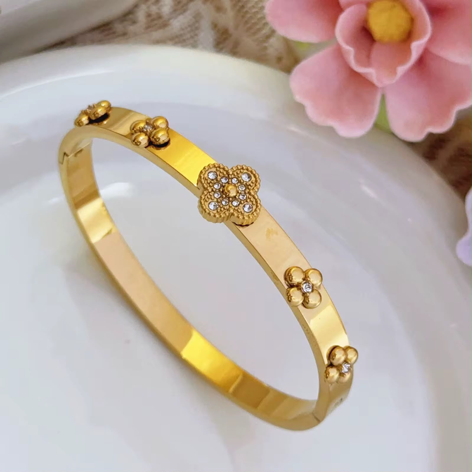 Stainless steel four leaf clover full diamond bracelet