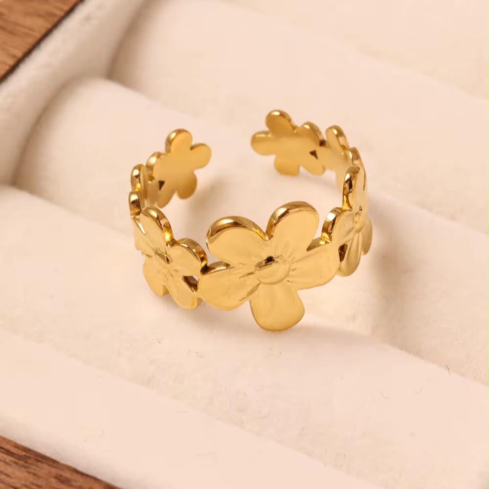Fashion Flower Design Versatile Stainless Steel Electroplated 18K Gold Ring